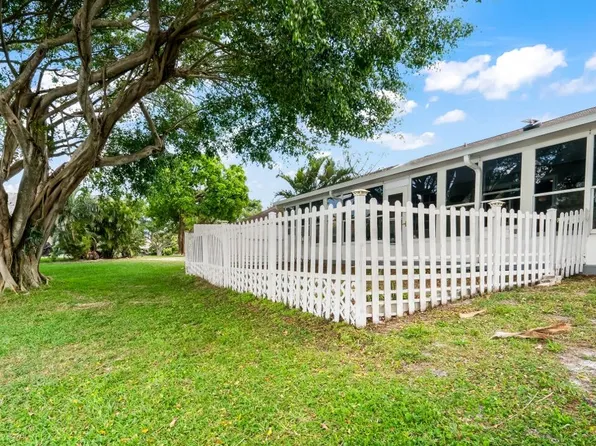 1804 Edgewater Drive, Boynton Beach, FL 33436