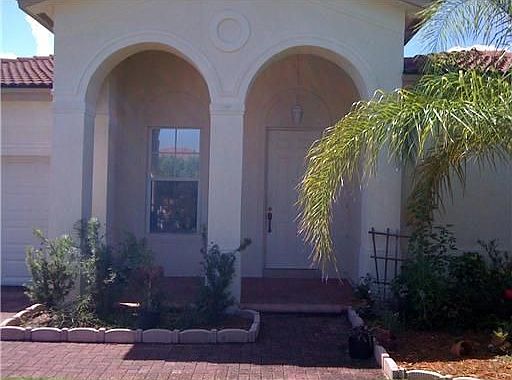 2nd image of 3912 NE 20th Cir