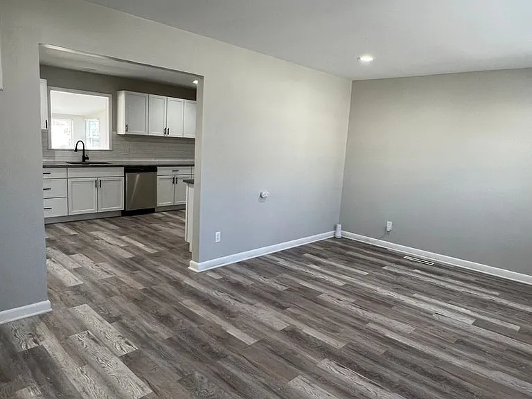 1660 Huxley Dr — Photo 4