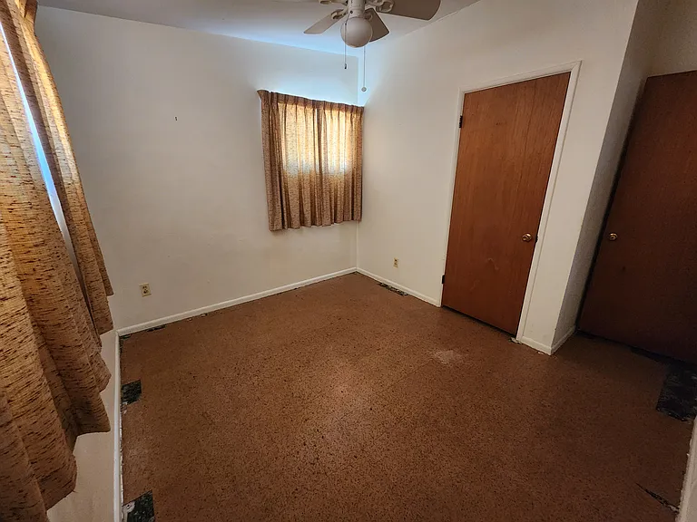 525 S Rosemont Ave — Photo 11