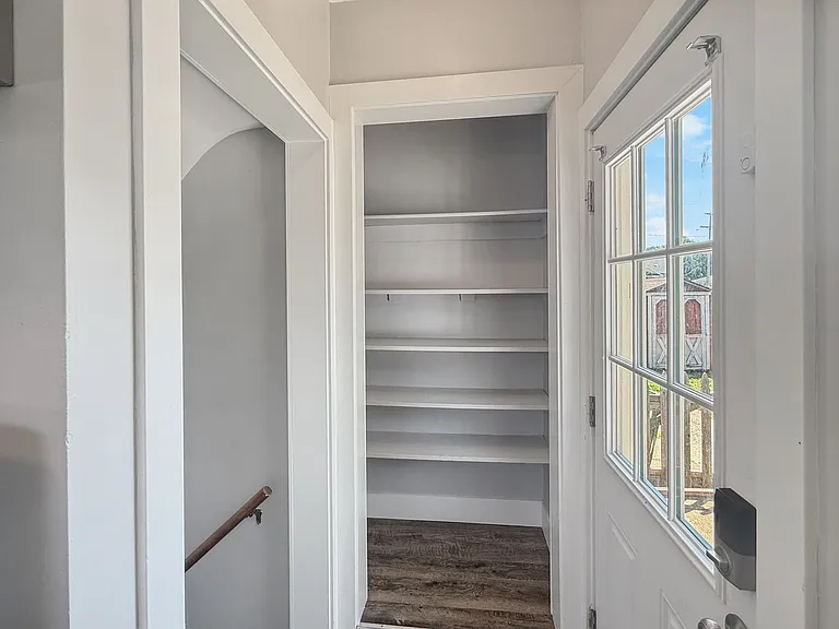 802 Bryant St SW — Photo 6