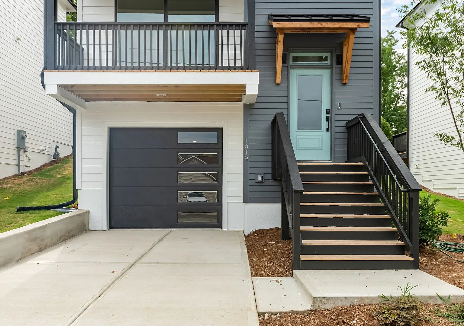 Contemporary 3-bedroom 2-bath in Durham — Photo 3