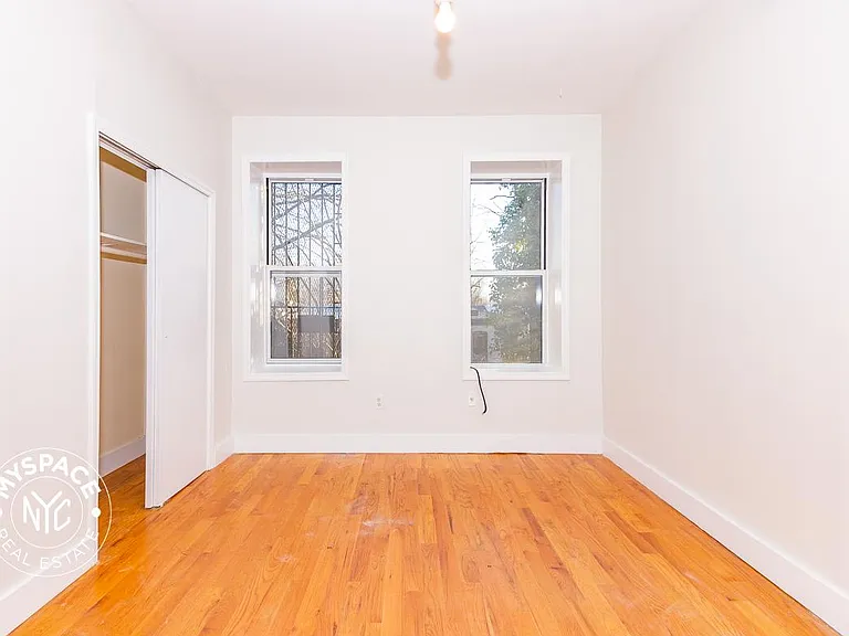 828 Halsey St #3A — Photo 5