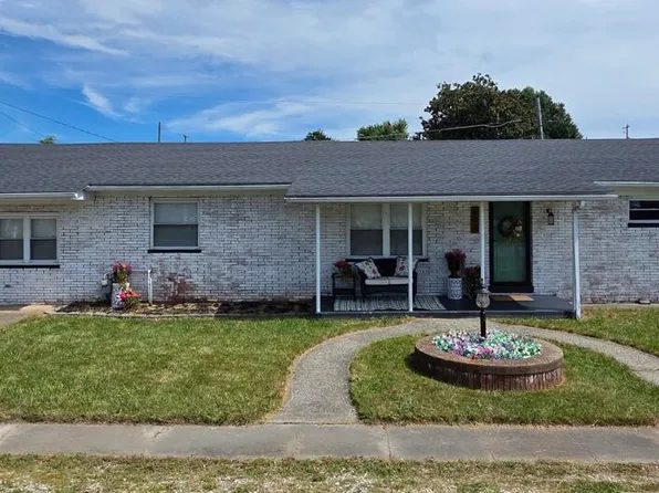 607 3rd St E, South Point, OH 45680