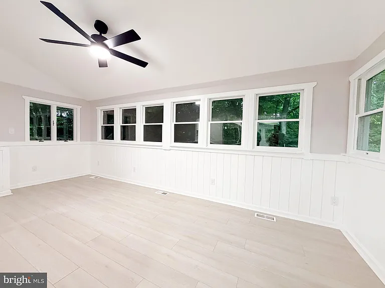 26B Jefferson Dr — Photo 2