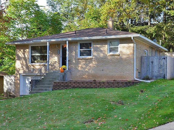 3rd image of 2266 Tremont Blvd NW