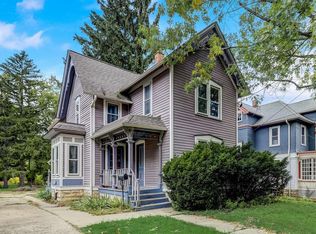 318 N Hartwell Ave, Waukesha, WI 53186