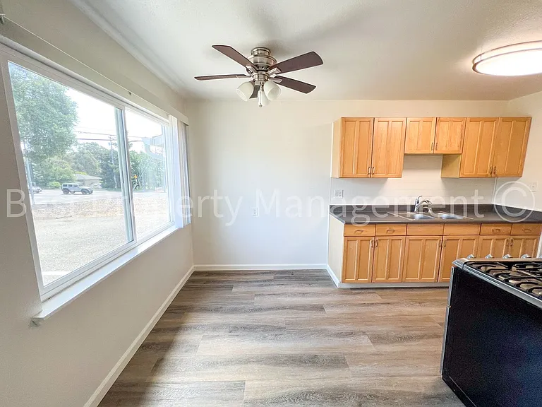4906 Jensen Rd — Photo 6