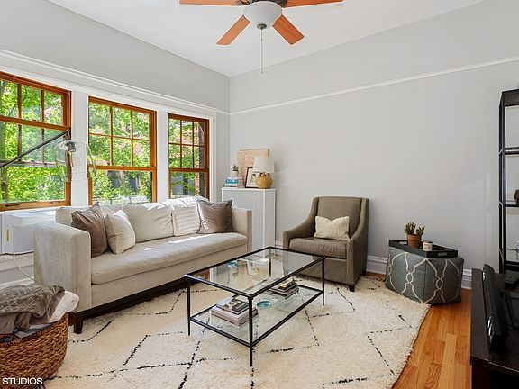 2nd image of 518 W Wrightwood Ave APT 2W