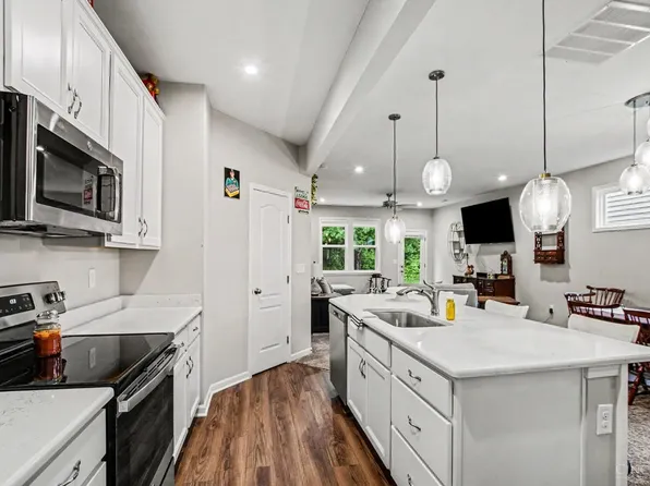 4312 Family Farm Dr, Cincinnati, OH 45245