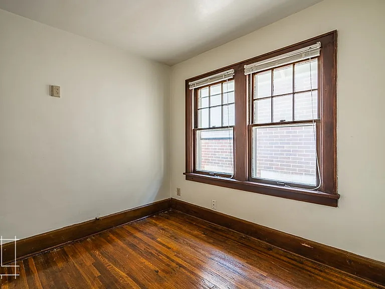 1448 Summit St — Photo 30