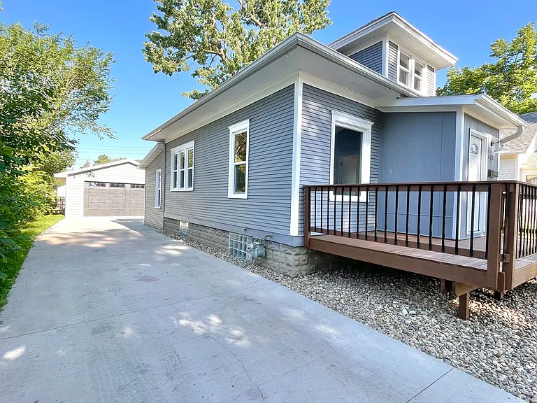 603 S Hawthorne Ave — Photo 3