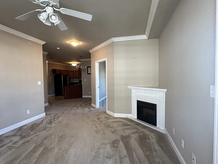 2537 Suncrest Vlg — Photo 25