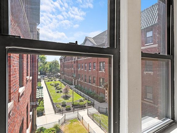 2nd image of 2700 N Spaulding Ave #3306-2L
