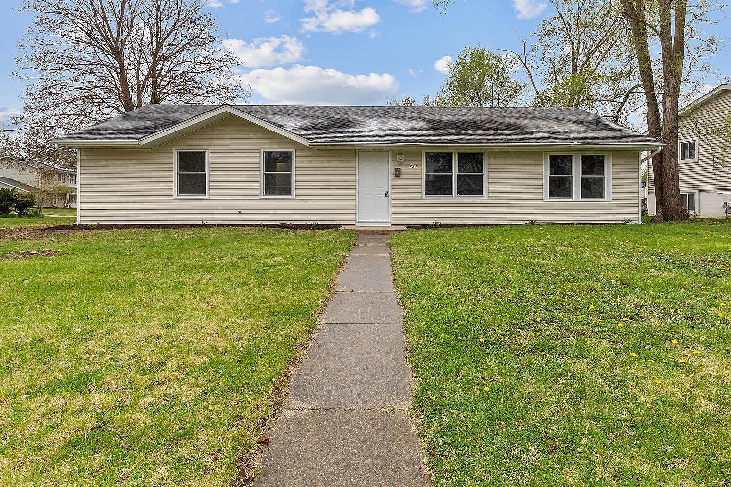 754 Calico Dr photo 1