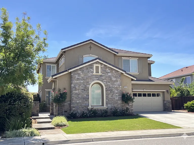 18285 Los Padres Pl — Photo 1