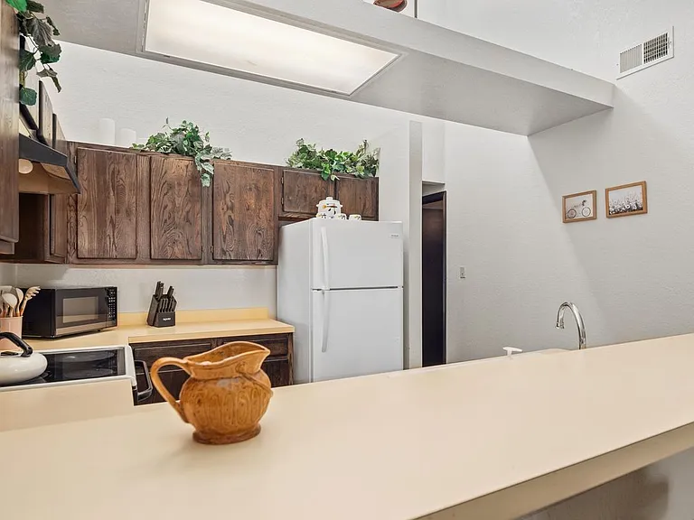 103 Niblic Ct — Photo 7