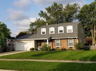 1466 Coloma Pl, Wheaton, IL 60189