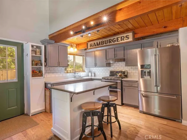 945 Tinker Bell Ave E, Big Bear City, CA 92314