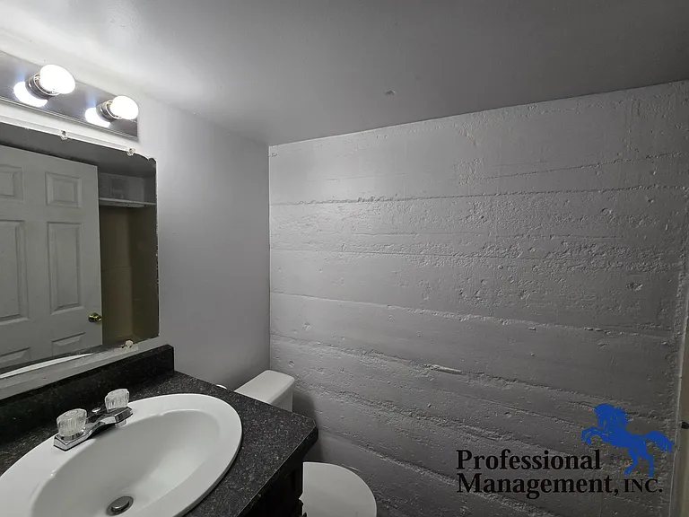 46 Adams St #1/2 — Photo 10