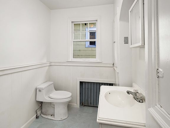 3rd image of 1017 Grand Ave