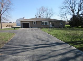 425 N Farley Rd, Oblong, IL 62449