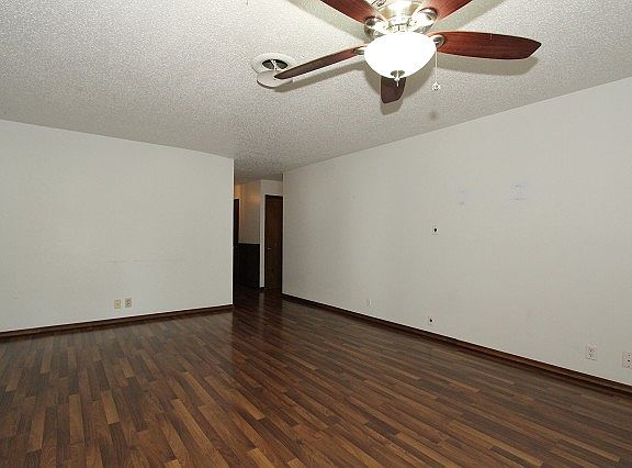 Spacious living room off of entry