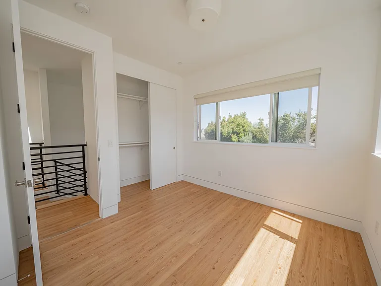 848 32nd Street — Photo 13