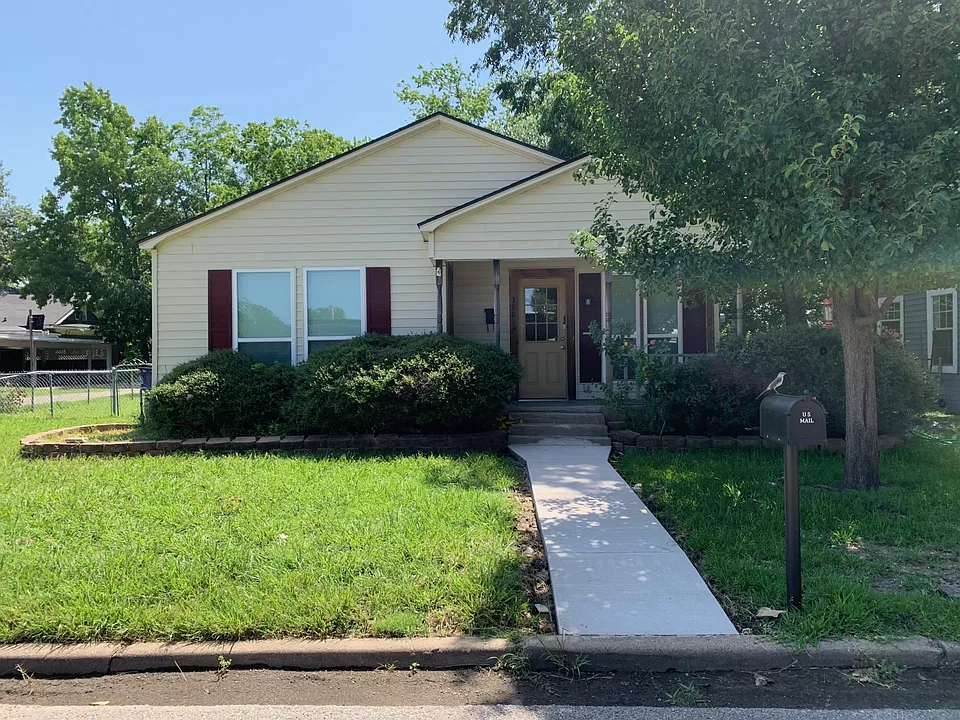 3901 Bois D Arc St