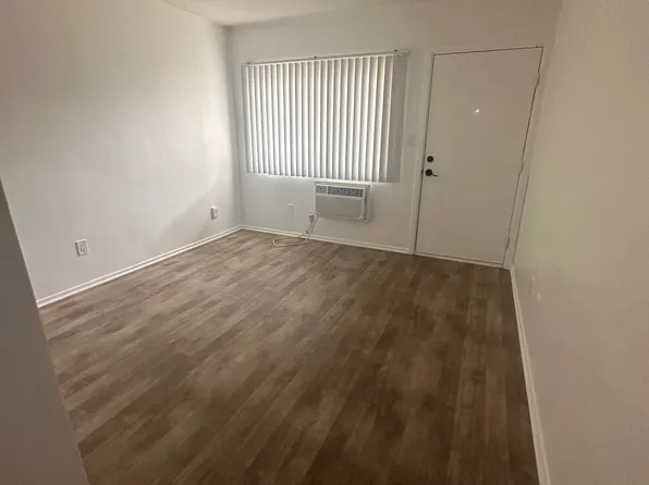 7744 Reseda Blvd, Reseda, CA