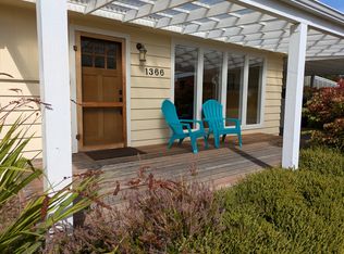 1366 Country Ln, Bellingham, WA 98225