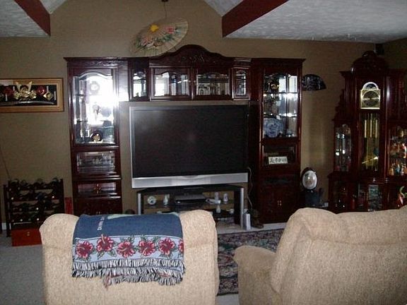 4th image of 100 Deloss Ct
