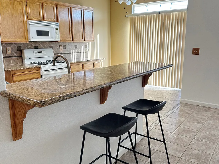 152 Oxburough Dr — Photo 5
