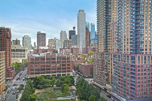 Rented by BLU Real Estate | media 30