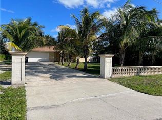 6680 Hillside Ln, Lake Worth, FL 33462