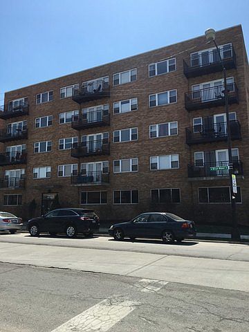 1st image of 2525 W Bryn Mawr Ave APT 305