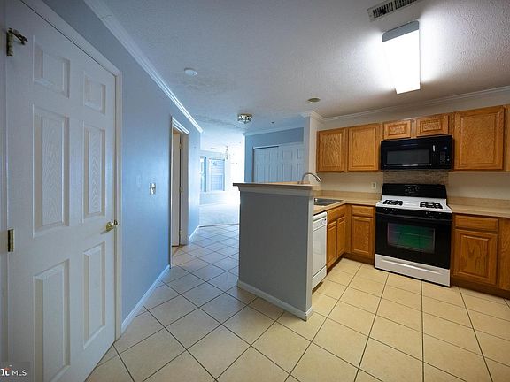 2nd image of 45521 Westmeath Way Unit E13