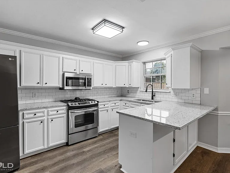 6022 Summerville Ln — Photo 8