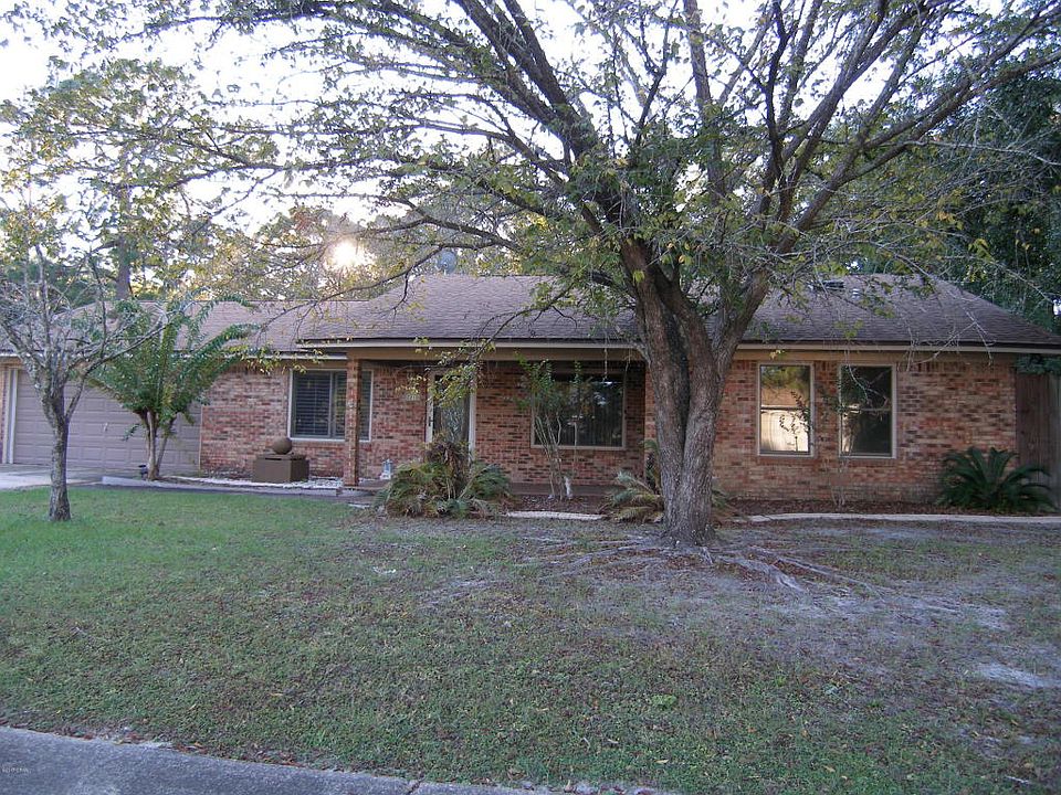 1st image of 2210 Bell Cir