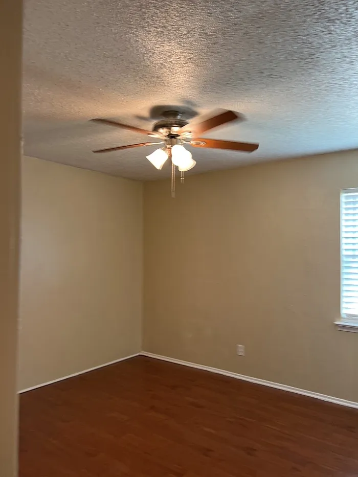 2 bed, 1.5 bath, 1037 sqft, $1,425 — Photo 3
