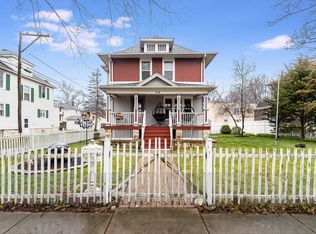 714 Glenwood Ave, Joliet, IL 60435