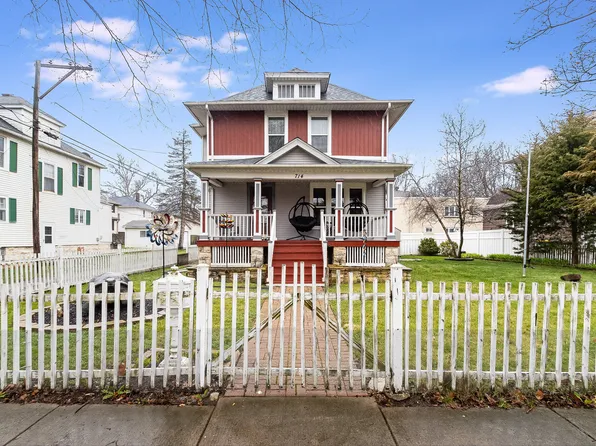 714 Glenwood Ave, Joliet, IL 60435