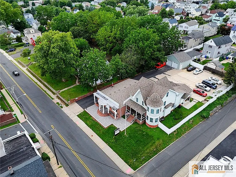 215 Washington Rd — Photo 38