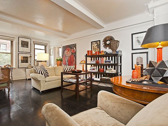 5th image of 136 Waverly Pl APT 3C