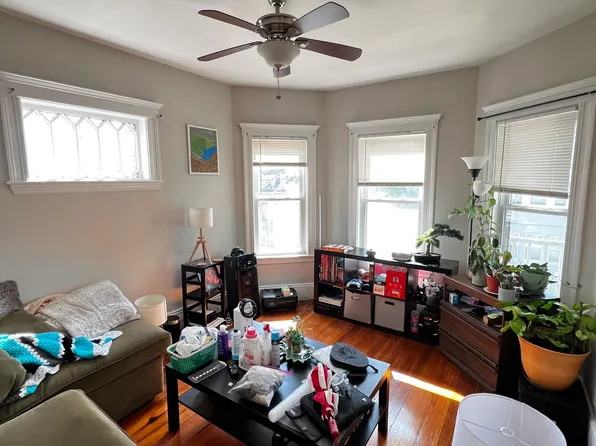 85 Newbury St #2, Somerville, MA 02144