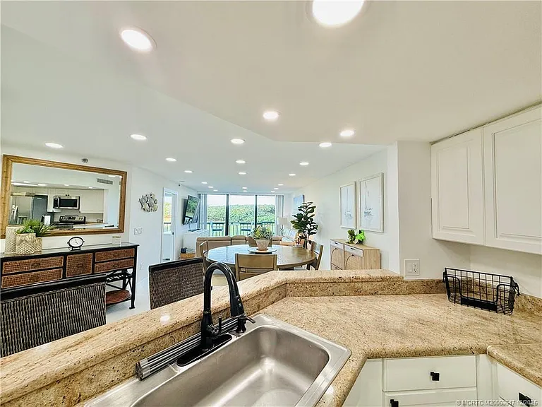 8800 S Ocean Dr #102 — Photo 10