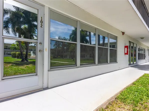 3100 Hartford St N APT 102, Saint Petersburg, FL 33713