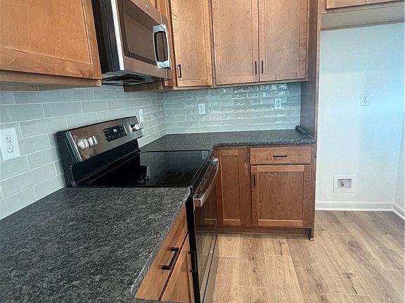 5th image of 7912 Lyndale Dr