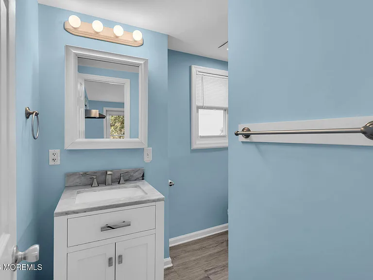 710 Beach Ave #3 — Photo 11