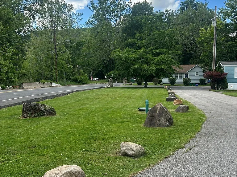 39 Cedar Flats Rd — Photo 7
